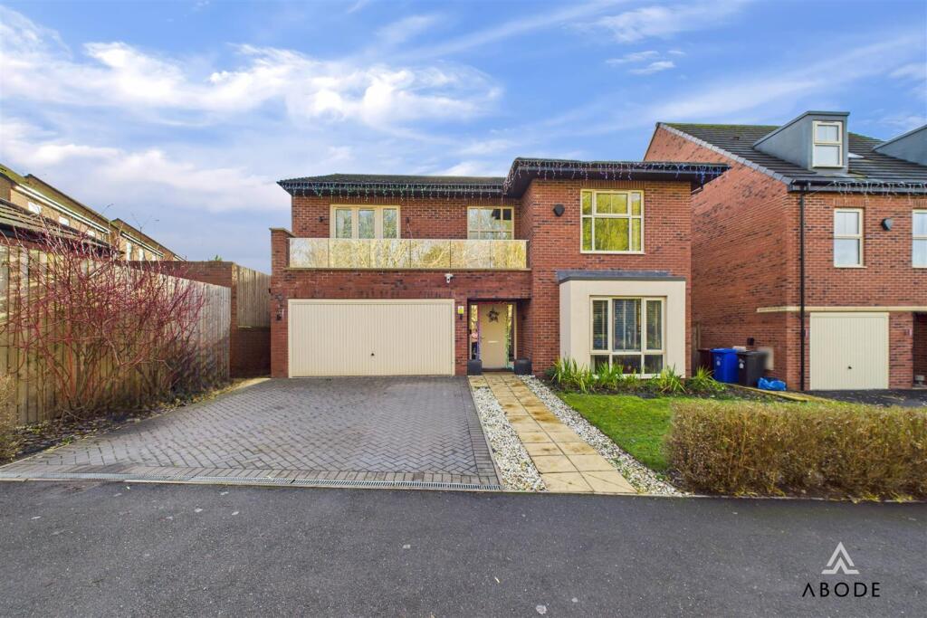 5-bed detached on Tutbury Drive, Brizlincote Valley, £500,000