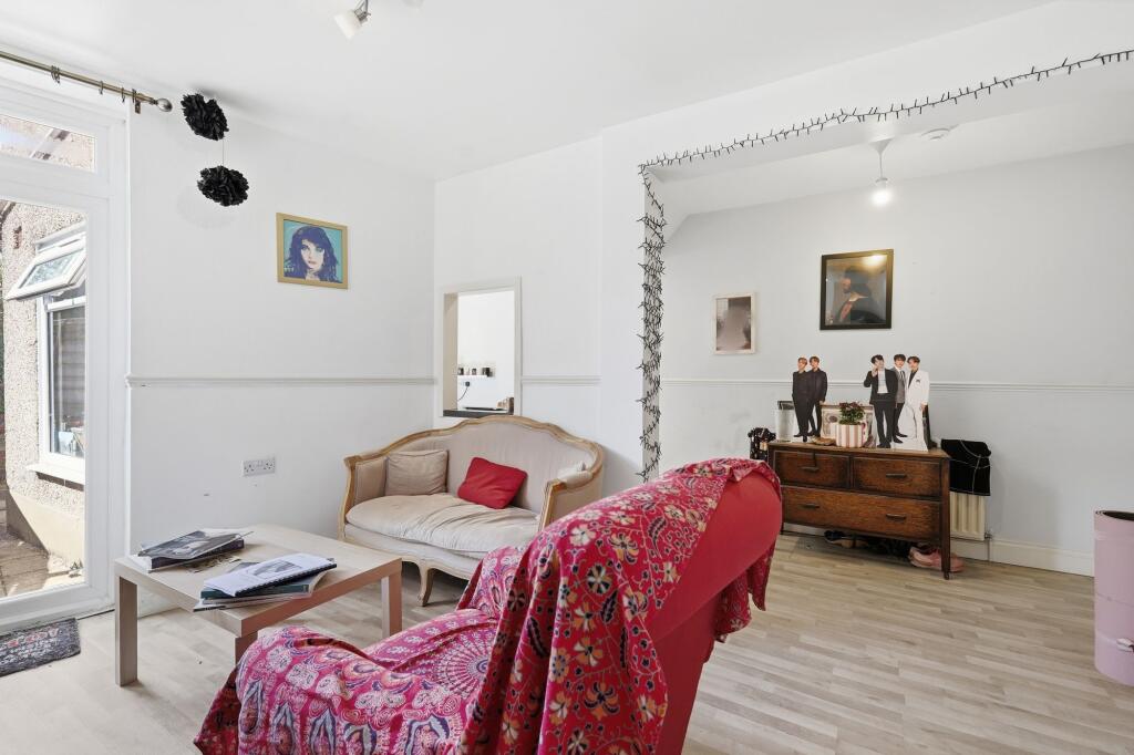 Apartment in London - View 2