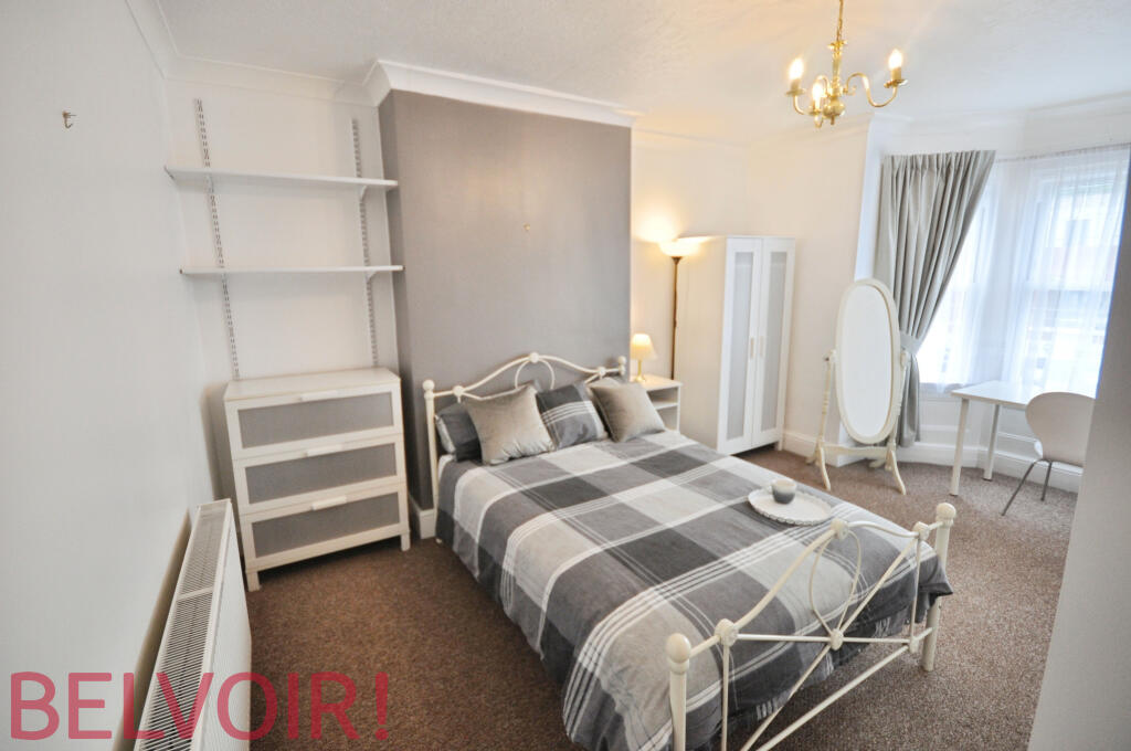 Main image of property: Room 5 London Road, Newcastle-under-Lyme, ST5