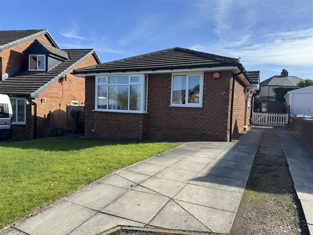 Main image of property: Woodlands Drive, Skelmanthorpe, Huddersfield HD8 9DB