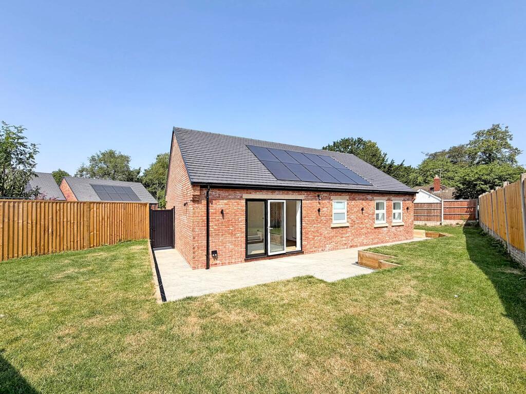3-bed detached on Manor Road, Penn, WV4, £445,000