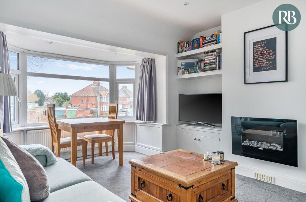 Apartment in Adur, West Sussex - More