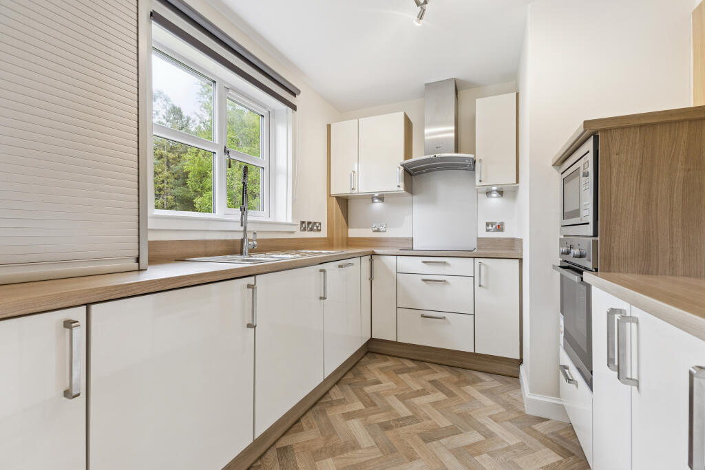 Apartment in Perth - View 4
