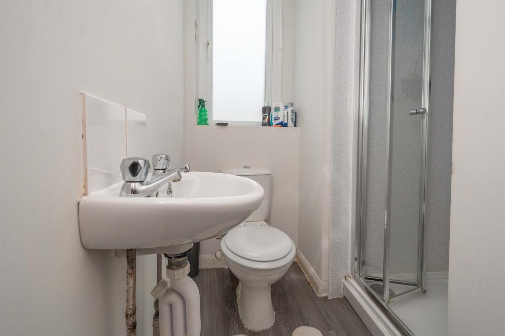 Apartment in Desborough, North Northamptonshire - View 4
