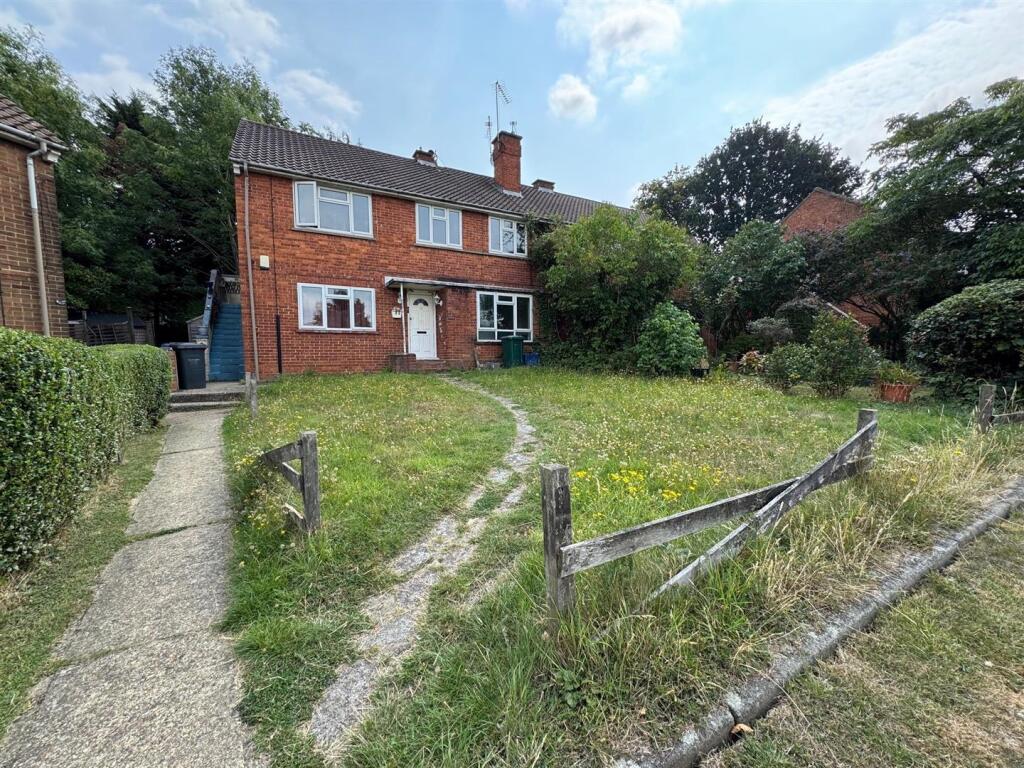 Main image of property: Edgeworth Close, London