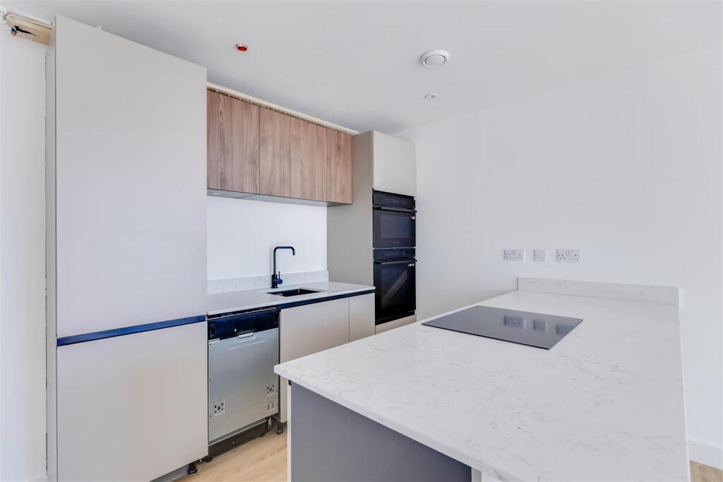 Apartment in Penarth, Vale of Glamorgan - View 2