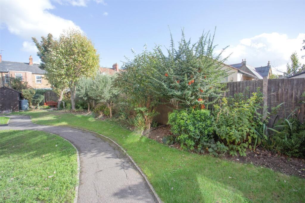 Apartment in Taunton - View 4