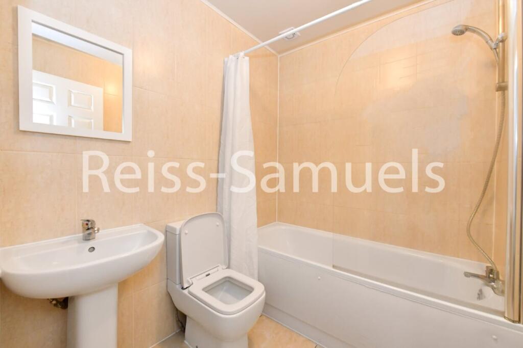 6 bedroom semi-detached house for rent
