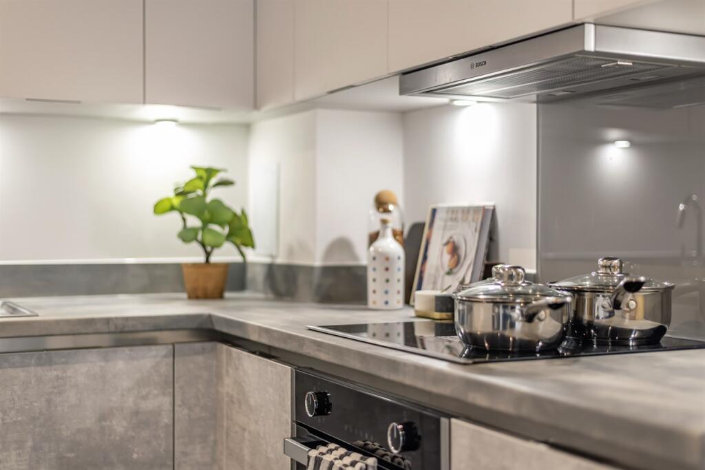 Apartment in Romford - More