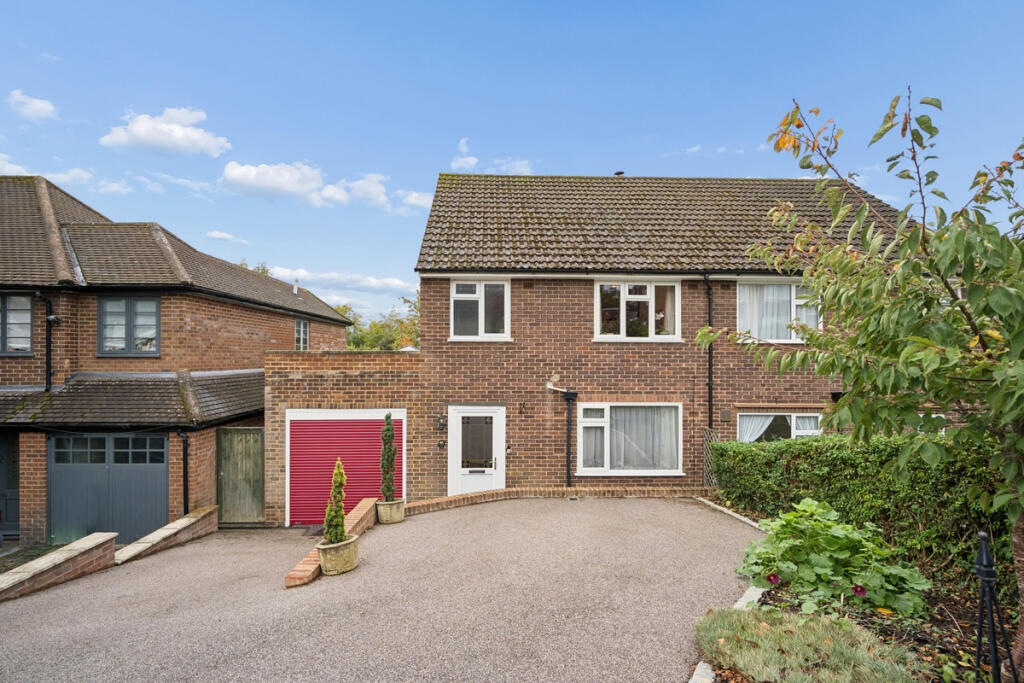 3-bed semi-detached on Hillside Road, Marlow, SL7, £750,000