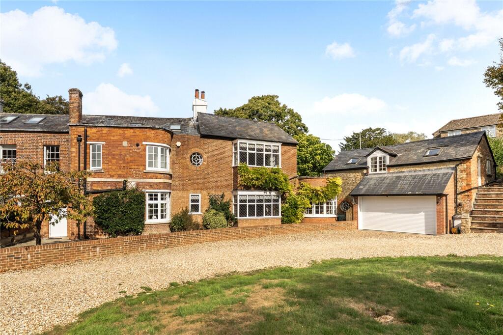 House in Wroughton, Overtown - View 3