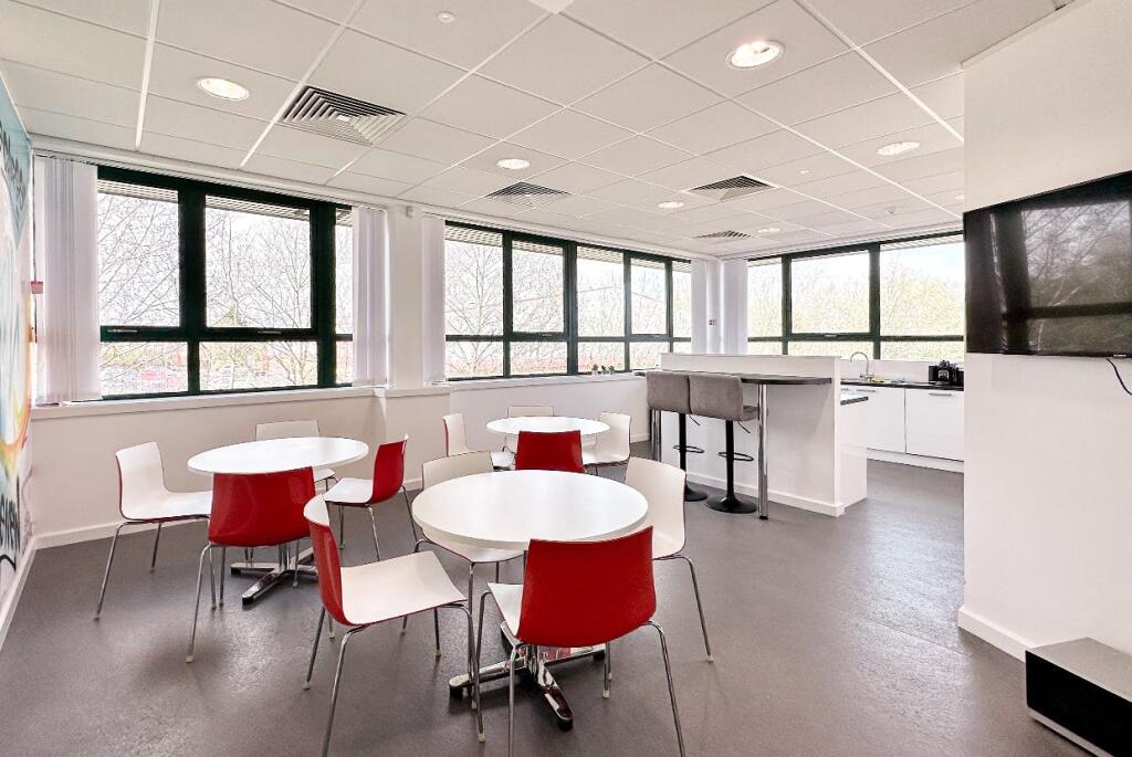 Lindley court_office to let_0007_Layer 2.jpg