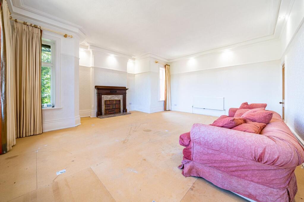 Apartment in Nottingham, The Park - View 4