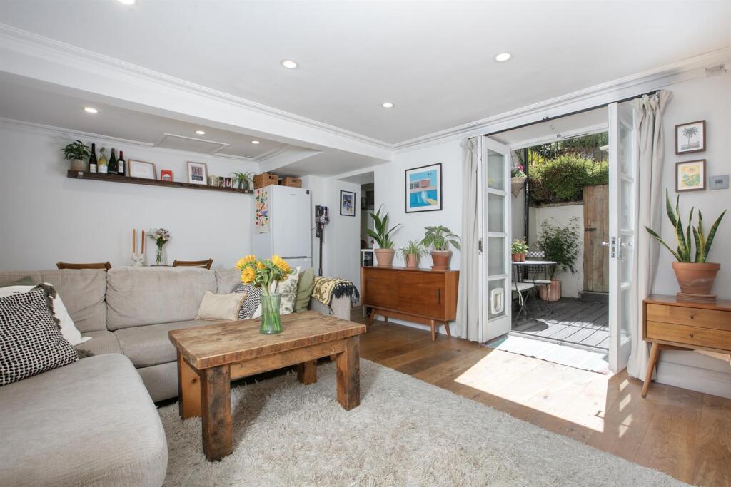 Camberwell Grove, Camberwell, SE5 - View 3