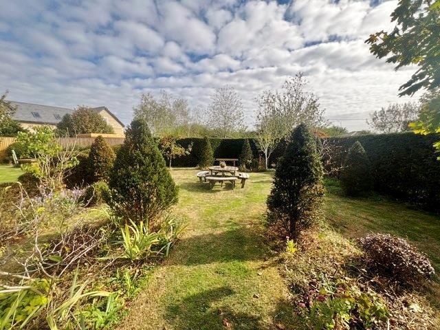 Leigh Grove, Bradford-On-Avon photo 2