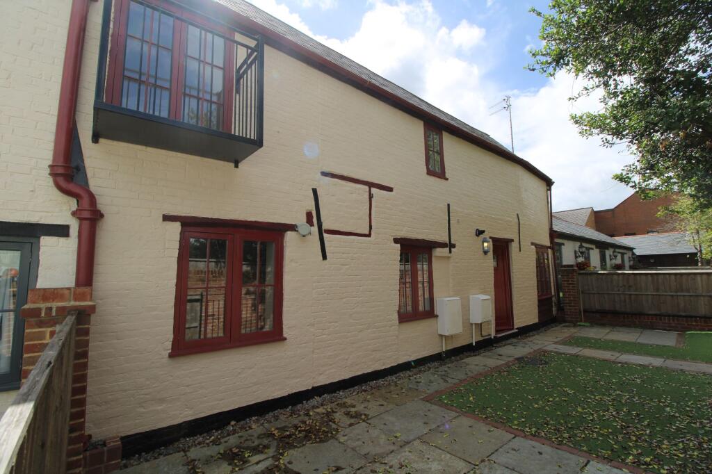 Main image of property: High Street, Royal Wootton Bassett, SN4