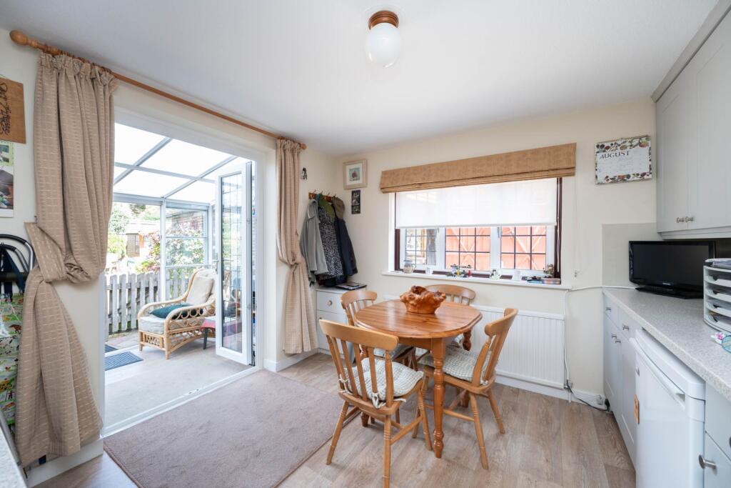 House in Horsham, West Sussex - More