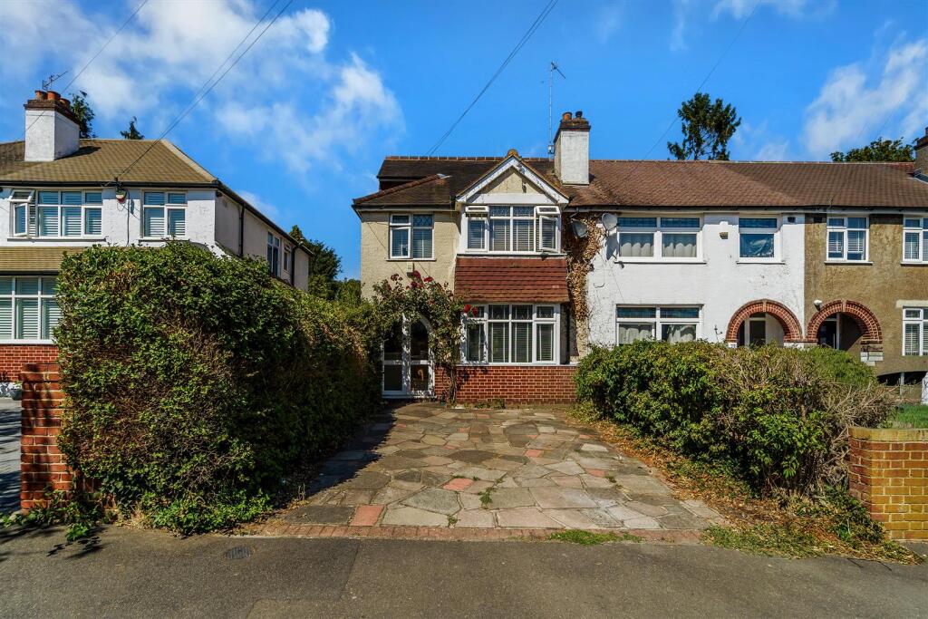 Main image of property: Manor Way, Woodmansterne, Banstead
