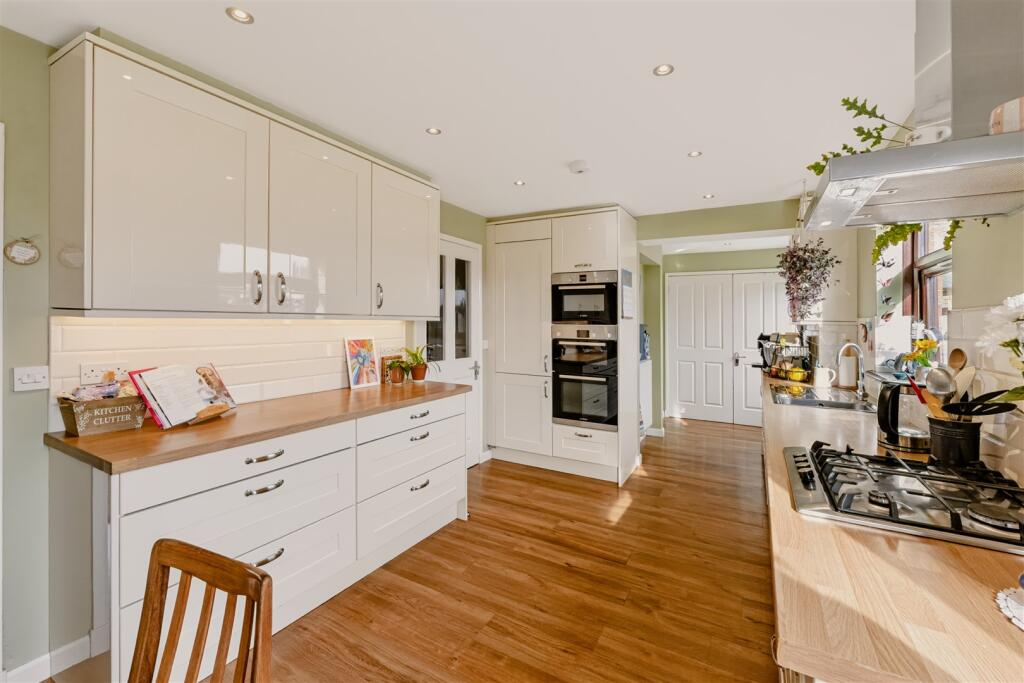 12 McLaren Crescent, Glasgow, G20 0LJ photo 4