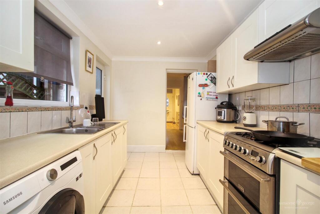 House in Reading, Dee Park - View 4