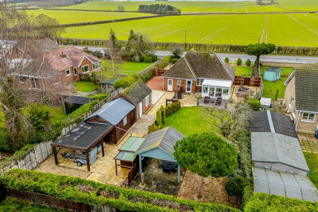 House in West Lindsey, Aisthorpe - More