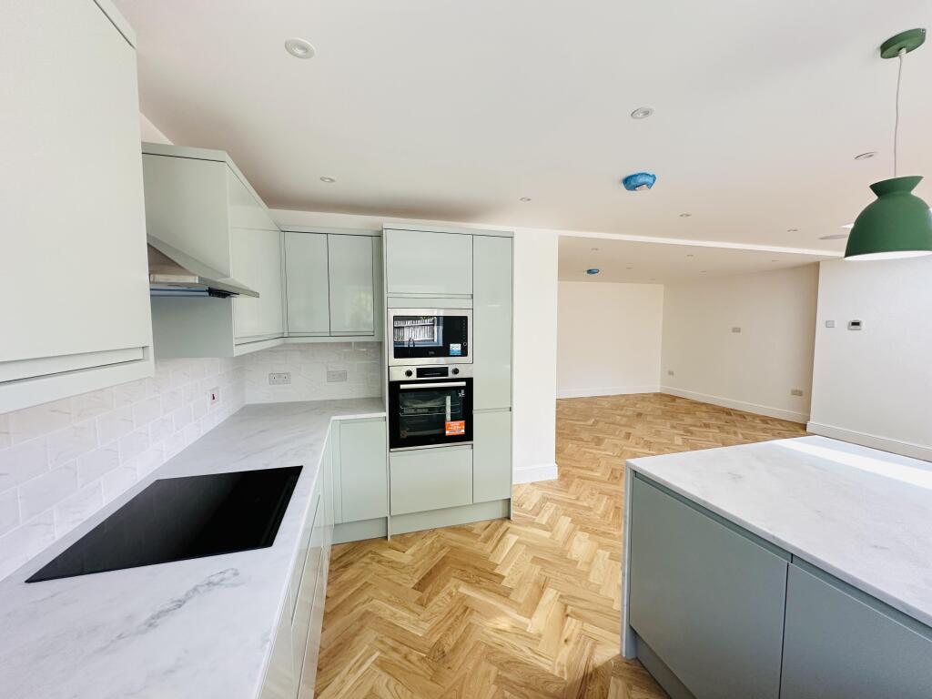 House in Cambridge, Cherry Hinton - More
