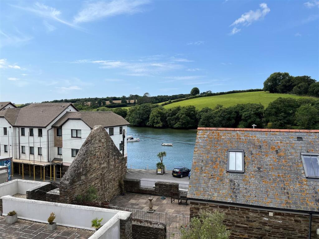 3-bed flat on Embankment Road, Kingsbridge, £475,000