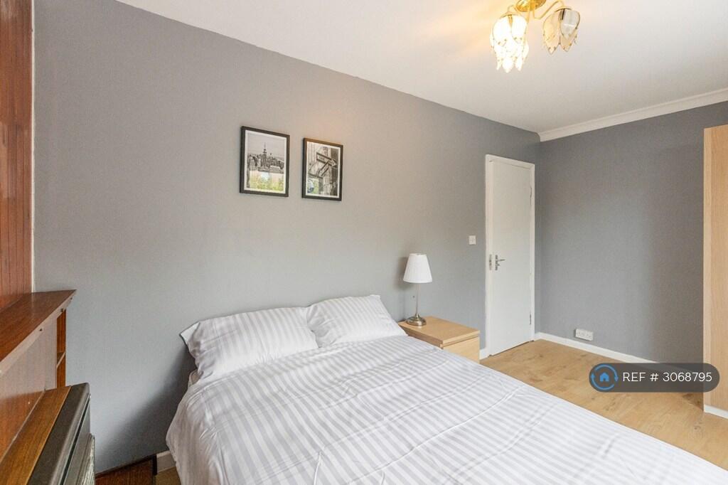 House in Romford - View 4