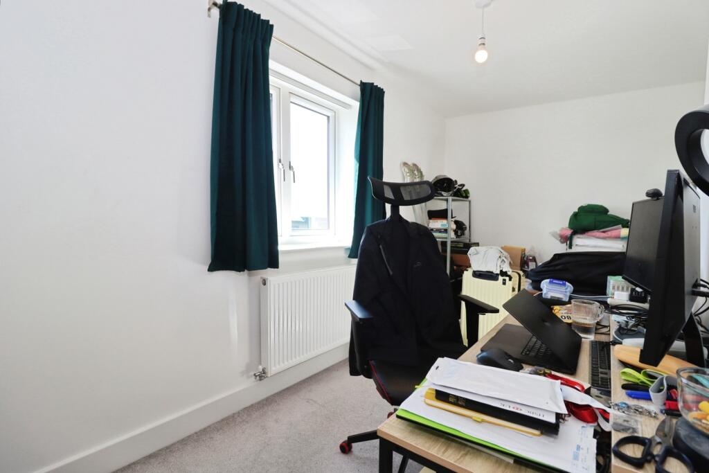 House in Bristol, Almondsbury - More