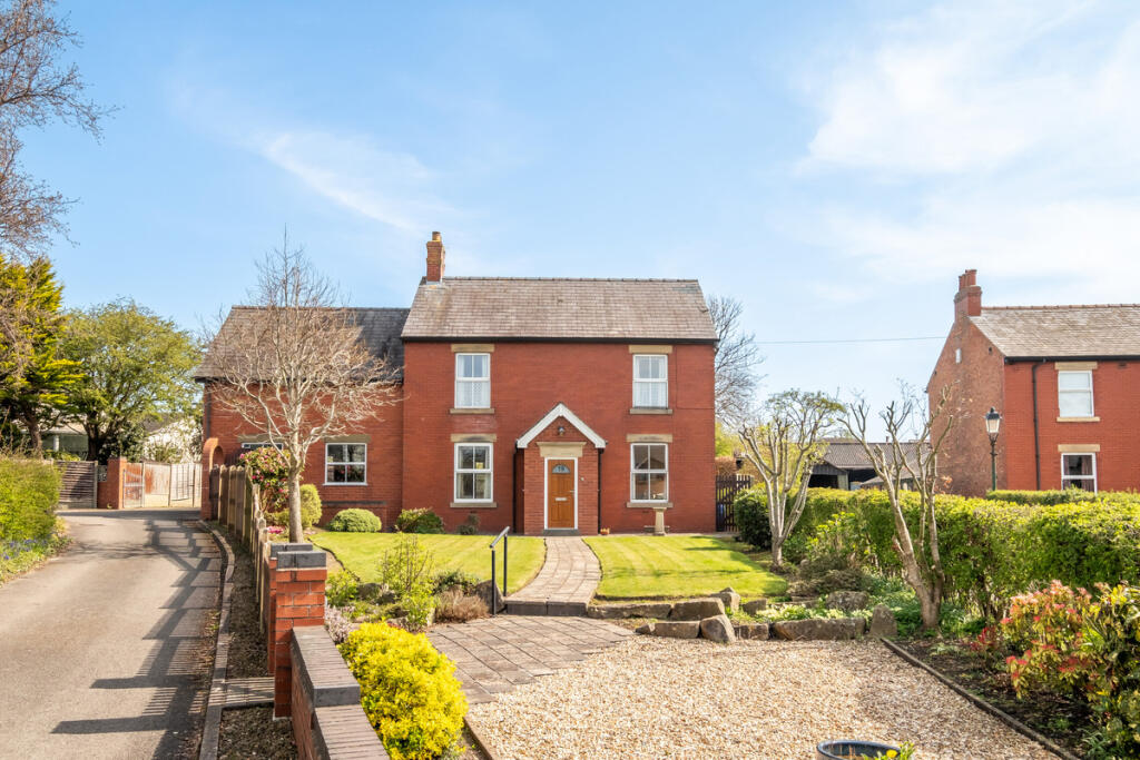 3-bed detached on Bryning Lane, Wrea Green, PR4, £549,995