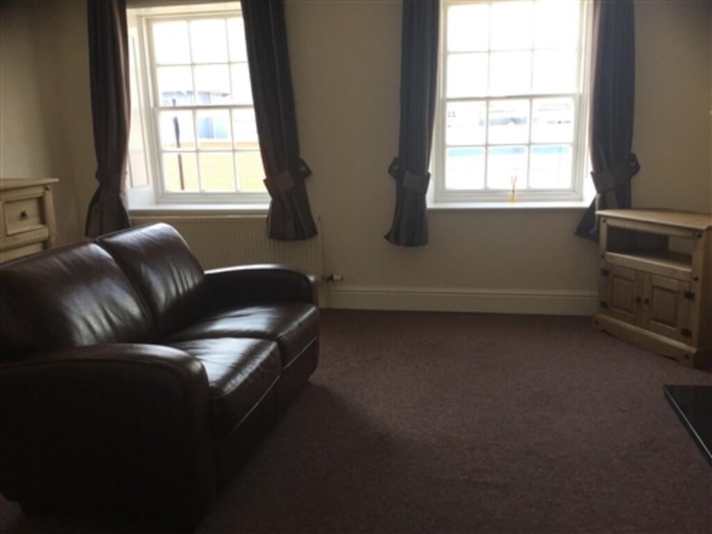 Apartment in Hull - View 4