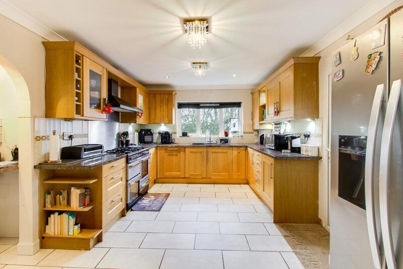 Arterial Road, Rayleigh, Essex, SS6 photo 3