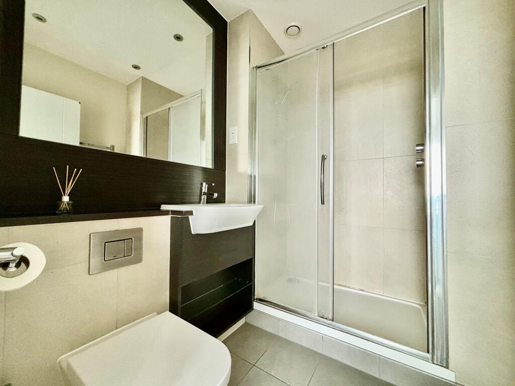 Apartment in Gillingham, Medway - More