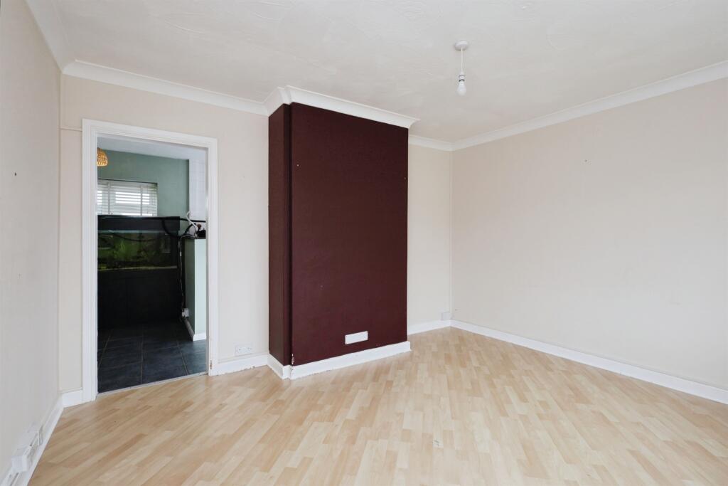 Brodrick Road, Eastbourne photo 3