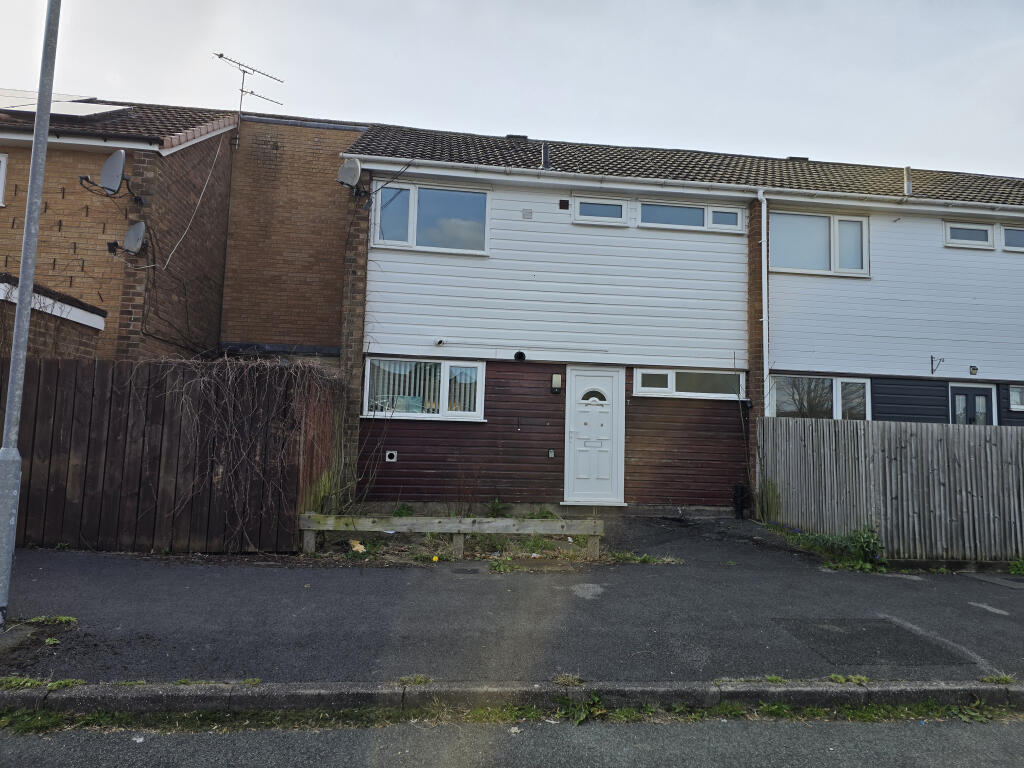 Main image of property: 7 Warwick Close, Macclesfield, Cheshire, SK11