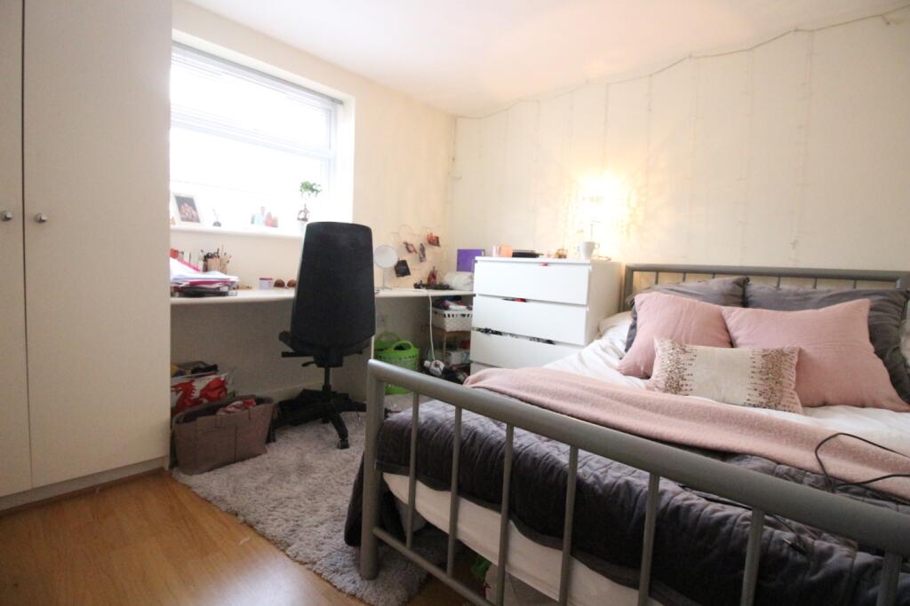 Apartment in Cardiff - More
