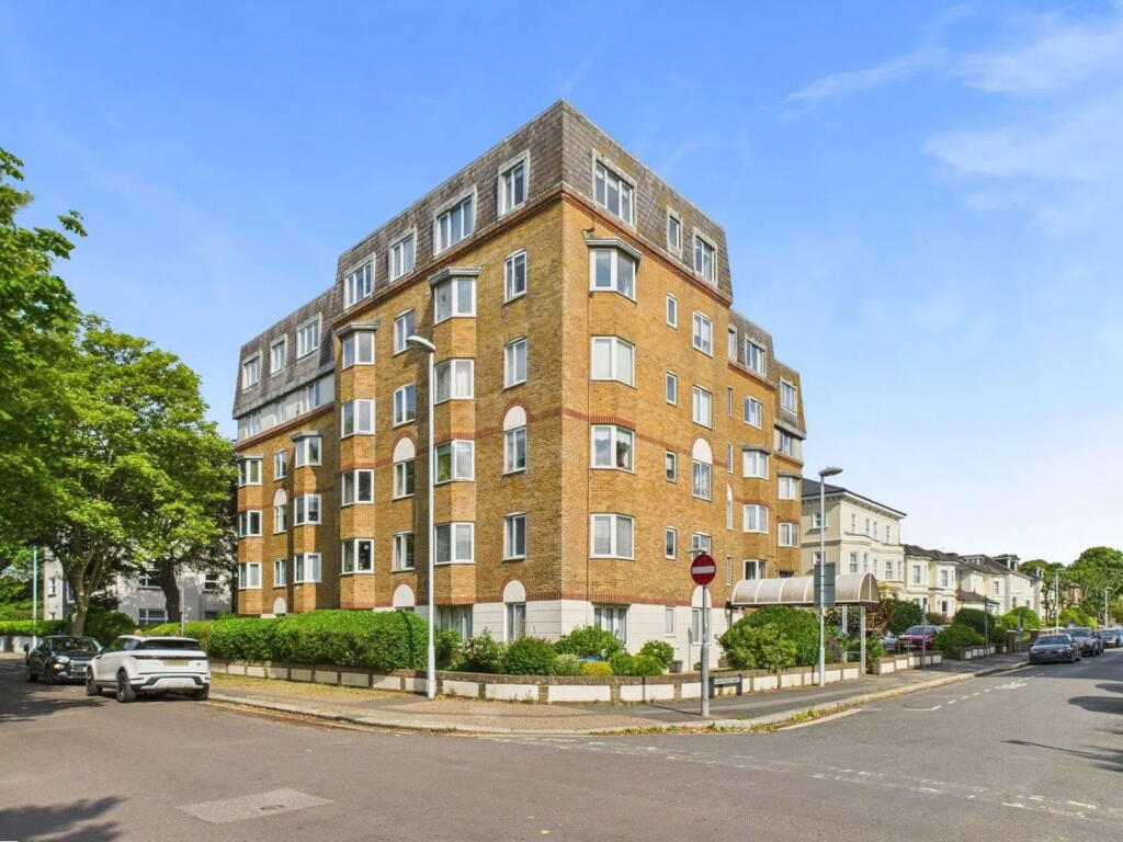 Main image of property: Oakland Court, Gratwicke Road, Worthing, BN11 4BZ