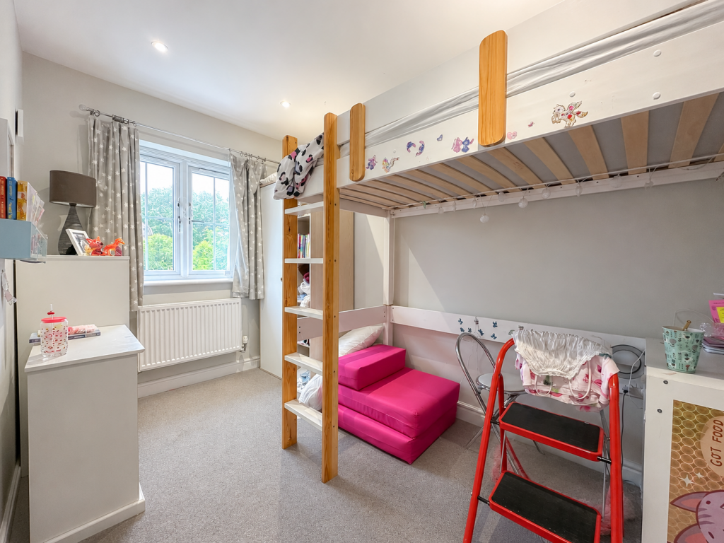 Wildwood Close, Fareham - More
