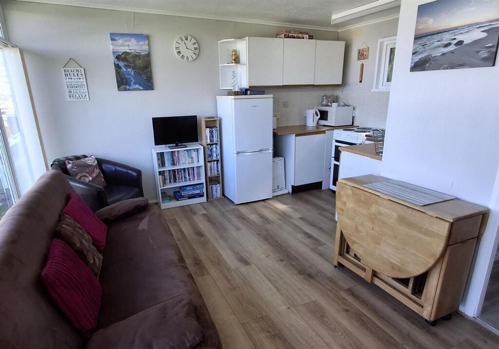 95, Kings Chalet Park, Overstrand Road, NR27 photo 3