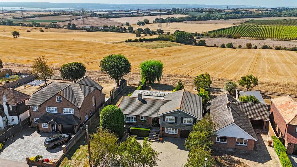 House in Rochester, High Halstow - View 3