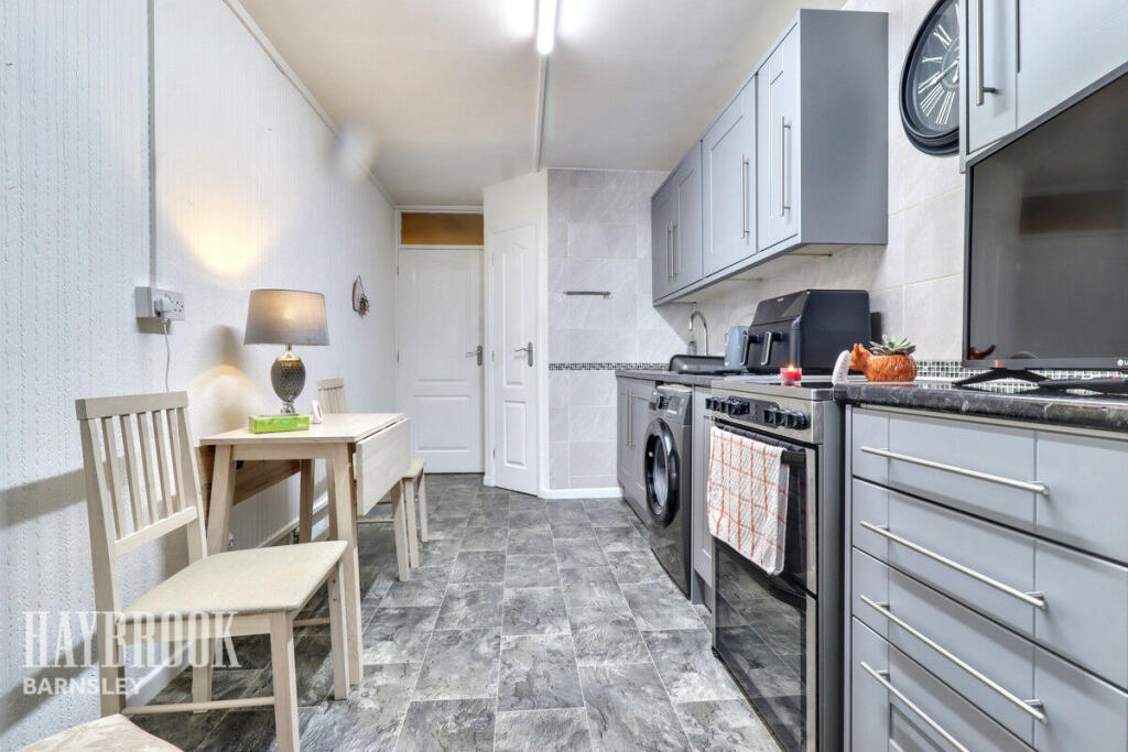 Apartment in Barnsley, South Yorkshire - More