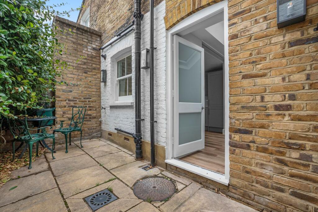 House in London - View 3