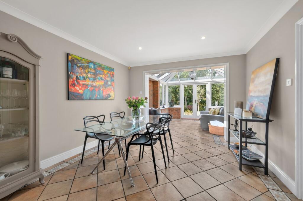House in Weybridge - View 5