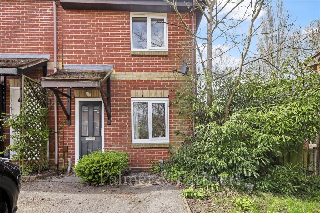 Main image of property: Finbars Walk, Ipswich, Suffolk, IP4