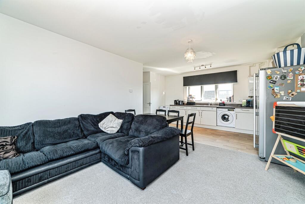 Apartment in Reading - View 4