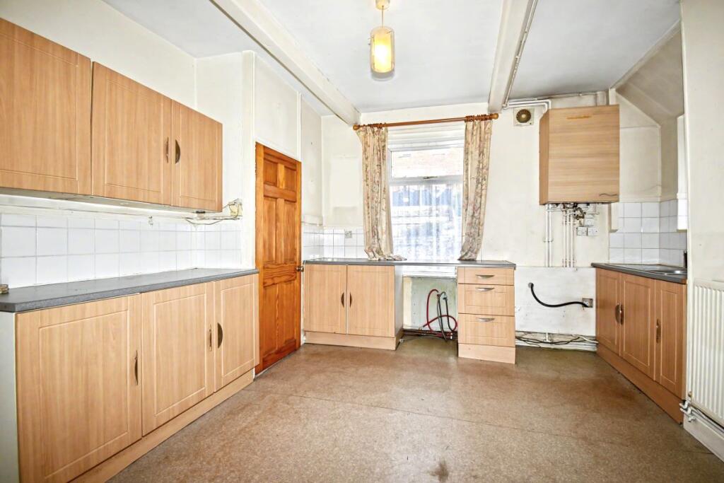 House in Kirklees, Northorpe, Dewsbury Moor - More