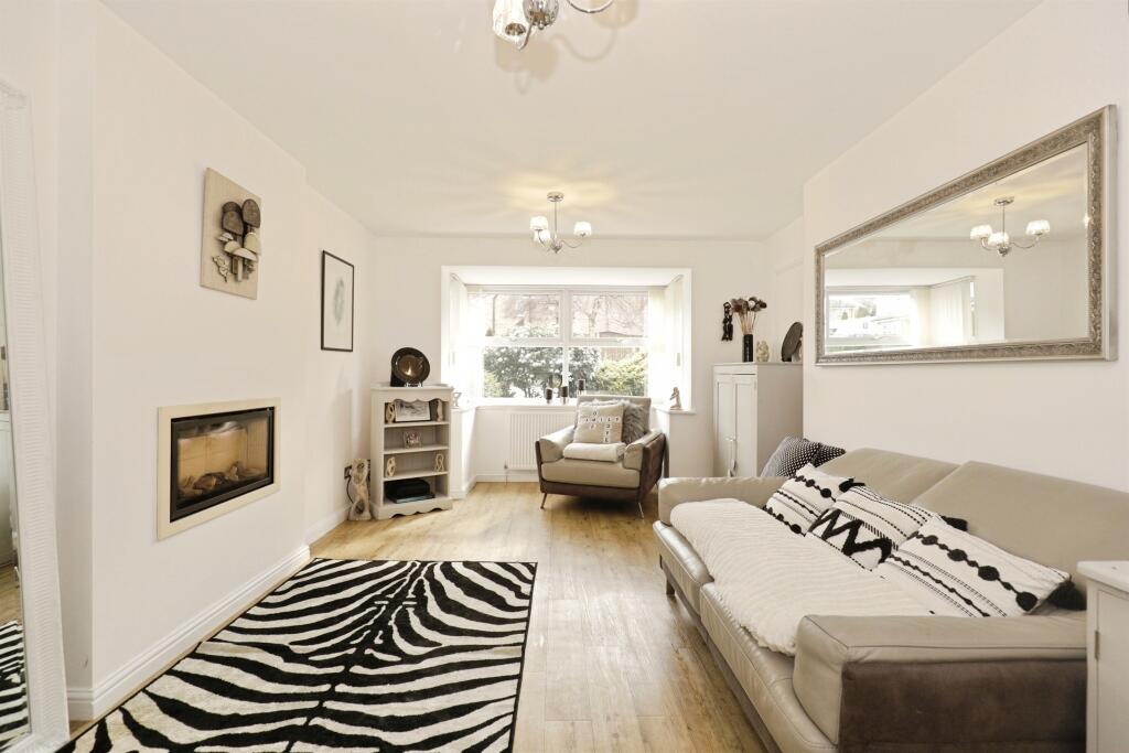 Milton Close, Harrogate photo 2