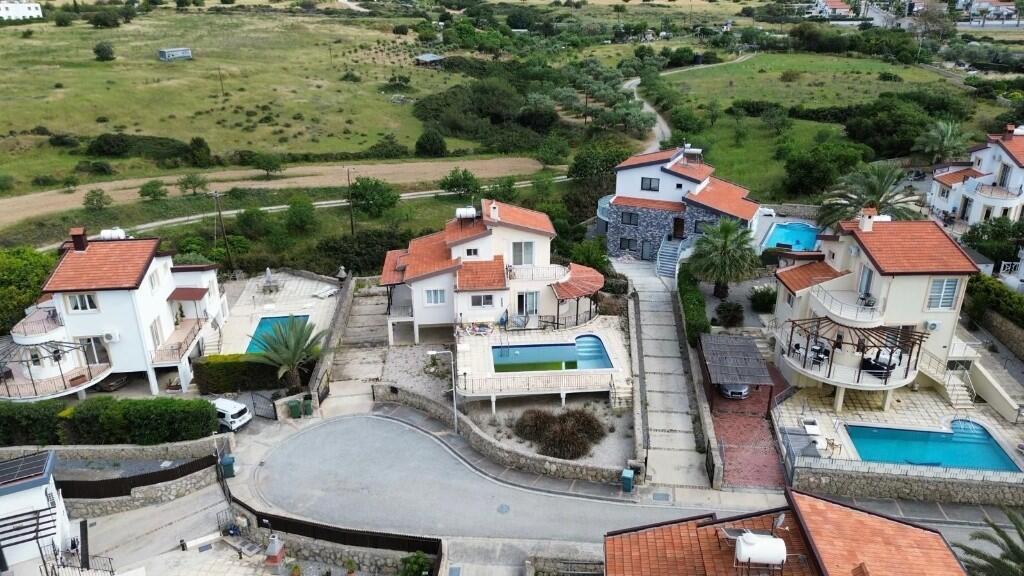 Main image of property: Bahçeli, Girne