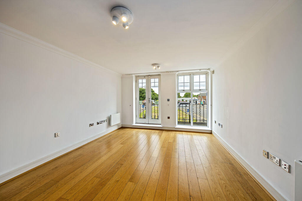 Apartment in Elmbridge, Thames Ditton - View 5