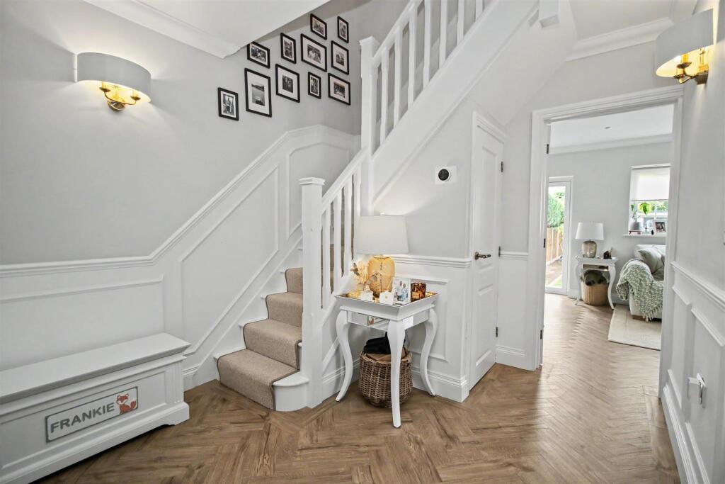 Raven Crescent, Billericay photo 2